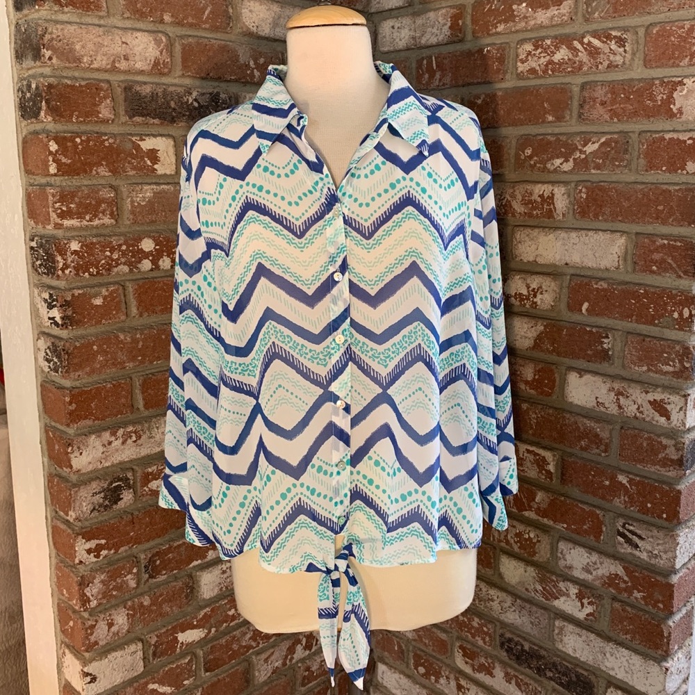 NWOT Chico's Sz 3 Sheer Top Button Up Front Tie